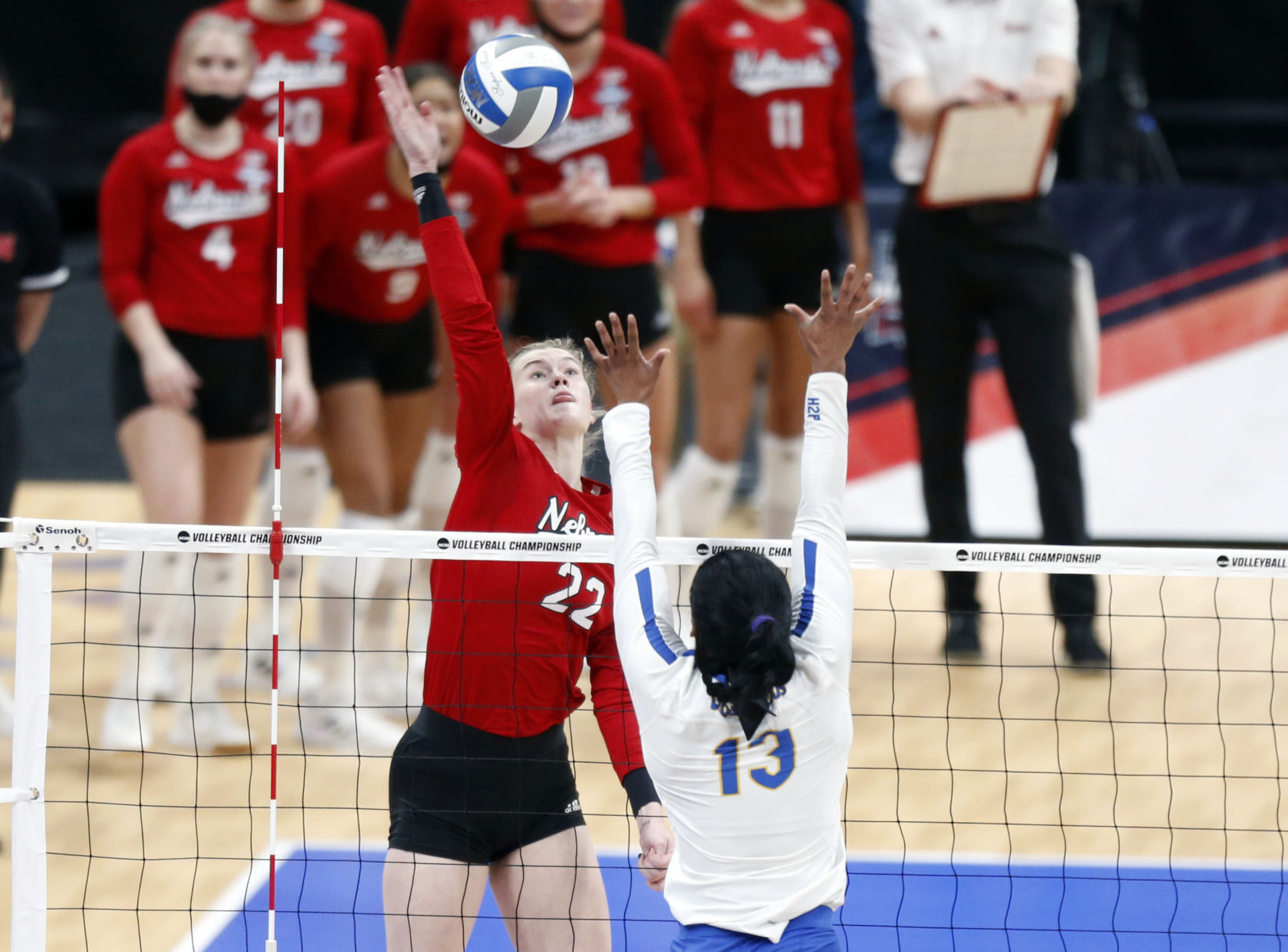 Nebraska vs. Pittsburgh, 12.16